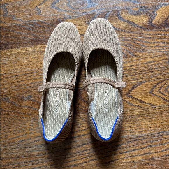 Like new Rothys flats - Picture 2 of 4